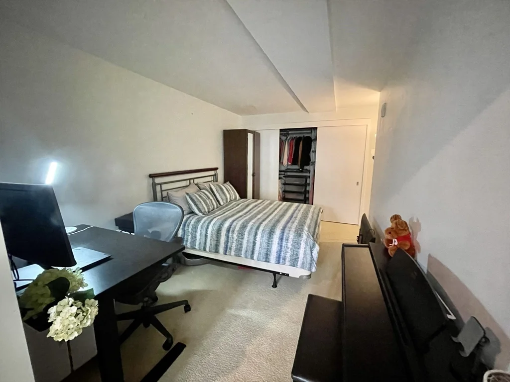 2 Earhart St, East Cambridge
