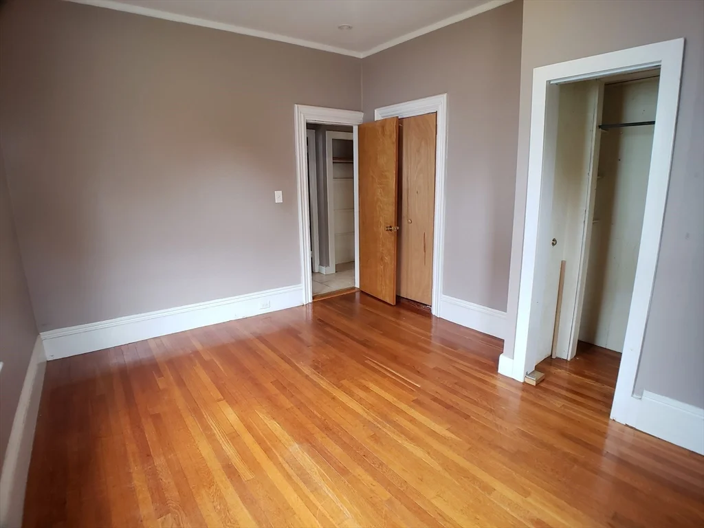 44 Sharon St, Medford