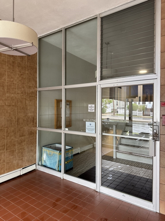 5050 Washington St, West Roxbury