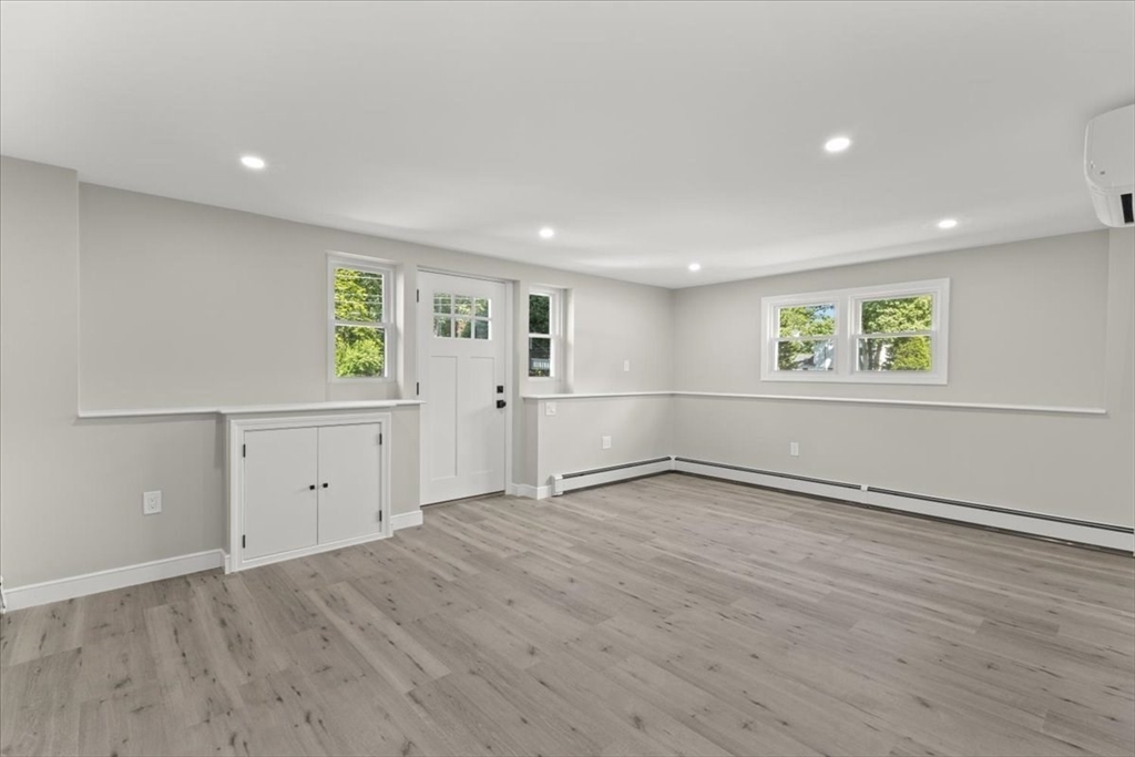 19 Coach Ln, Norwood