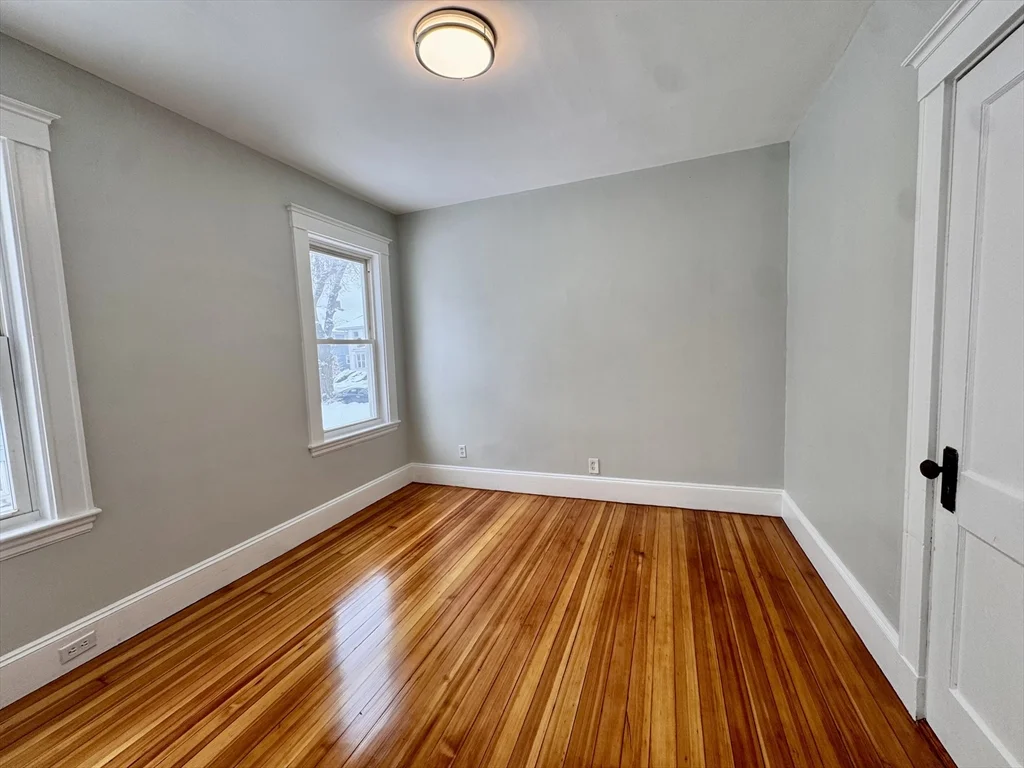 129 Redlands Rd, West Roxbury