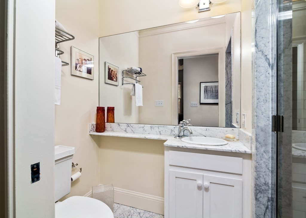 37 Mount Vernon, Neighborhood Nine