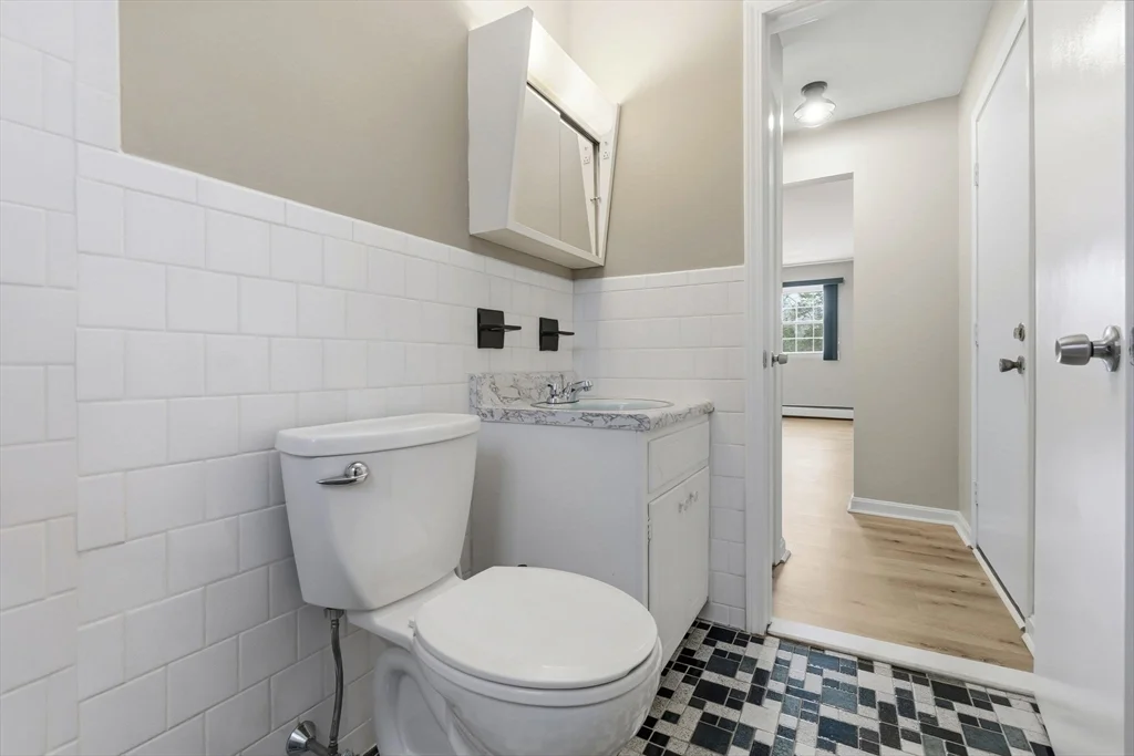 6 Venice St, Danvers