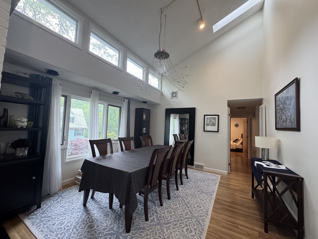 45 Dexter Rd, Newtonville