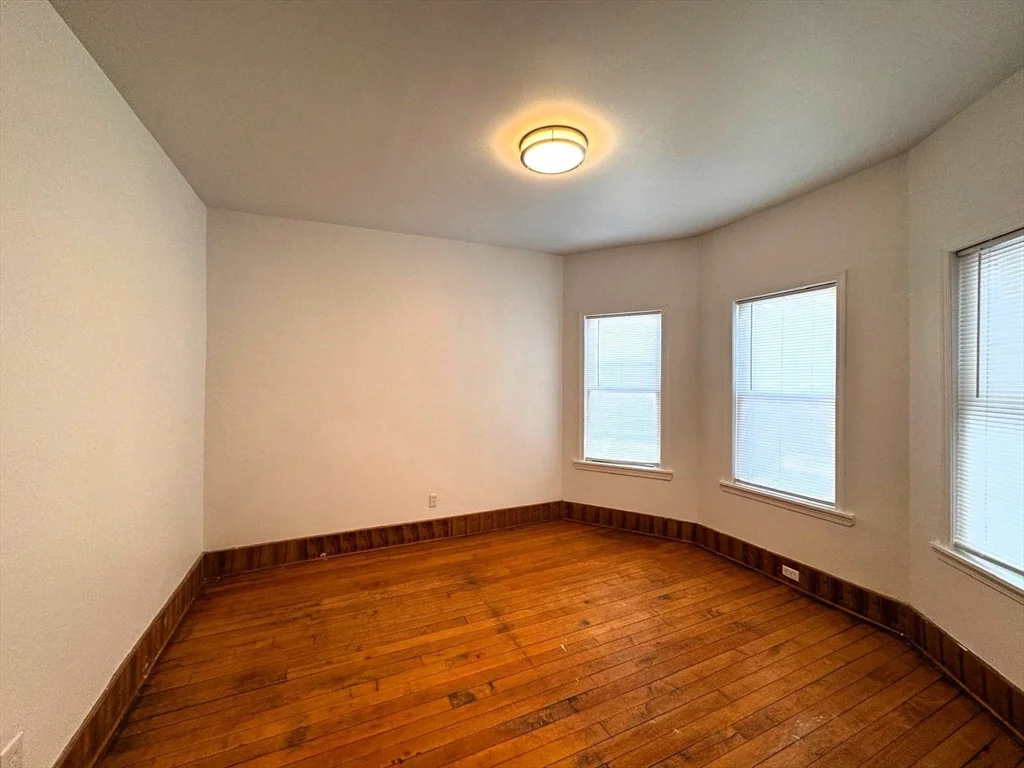 11 Fairmont Pl, Malden