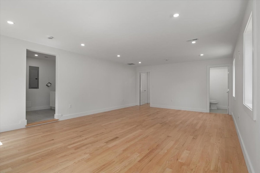 3 Cummings Cir, Randolph