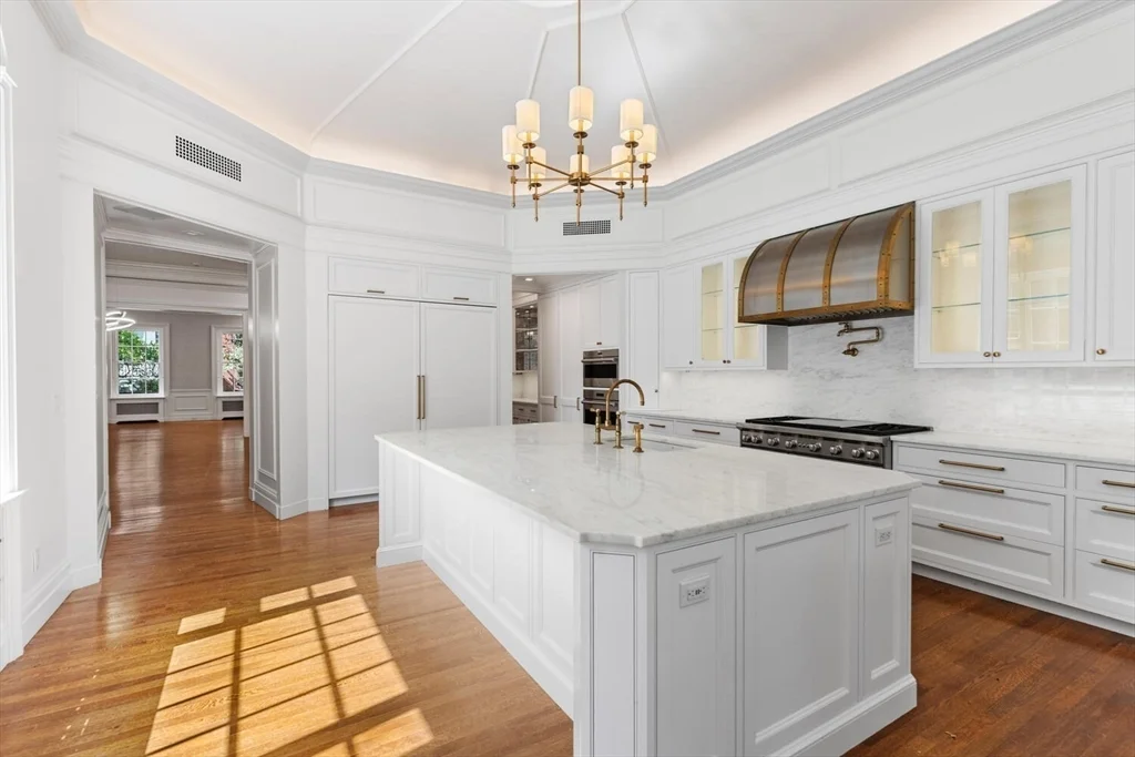 20 Chestnut St, Beacon Hill