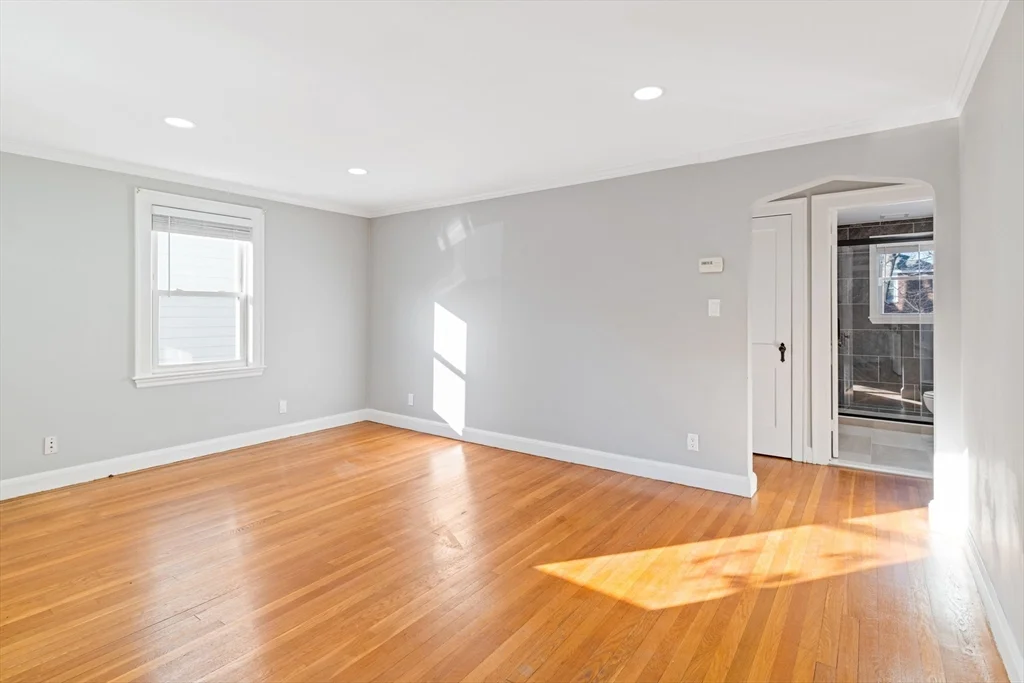 126 Washington Ave, Waltham