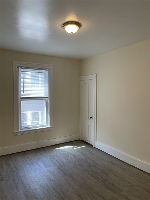 3 Hillside St, Worcester