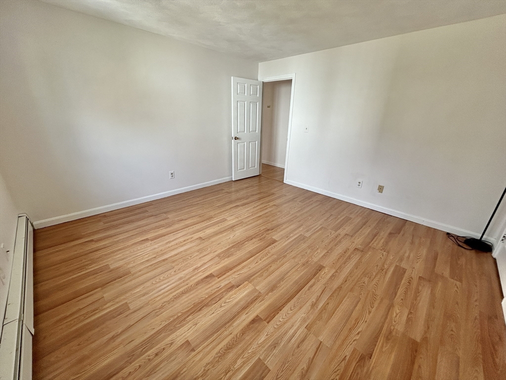 12 Homeward Ln, Natick