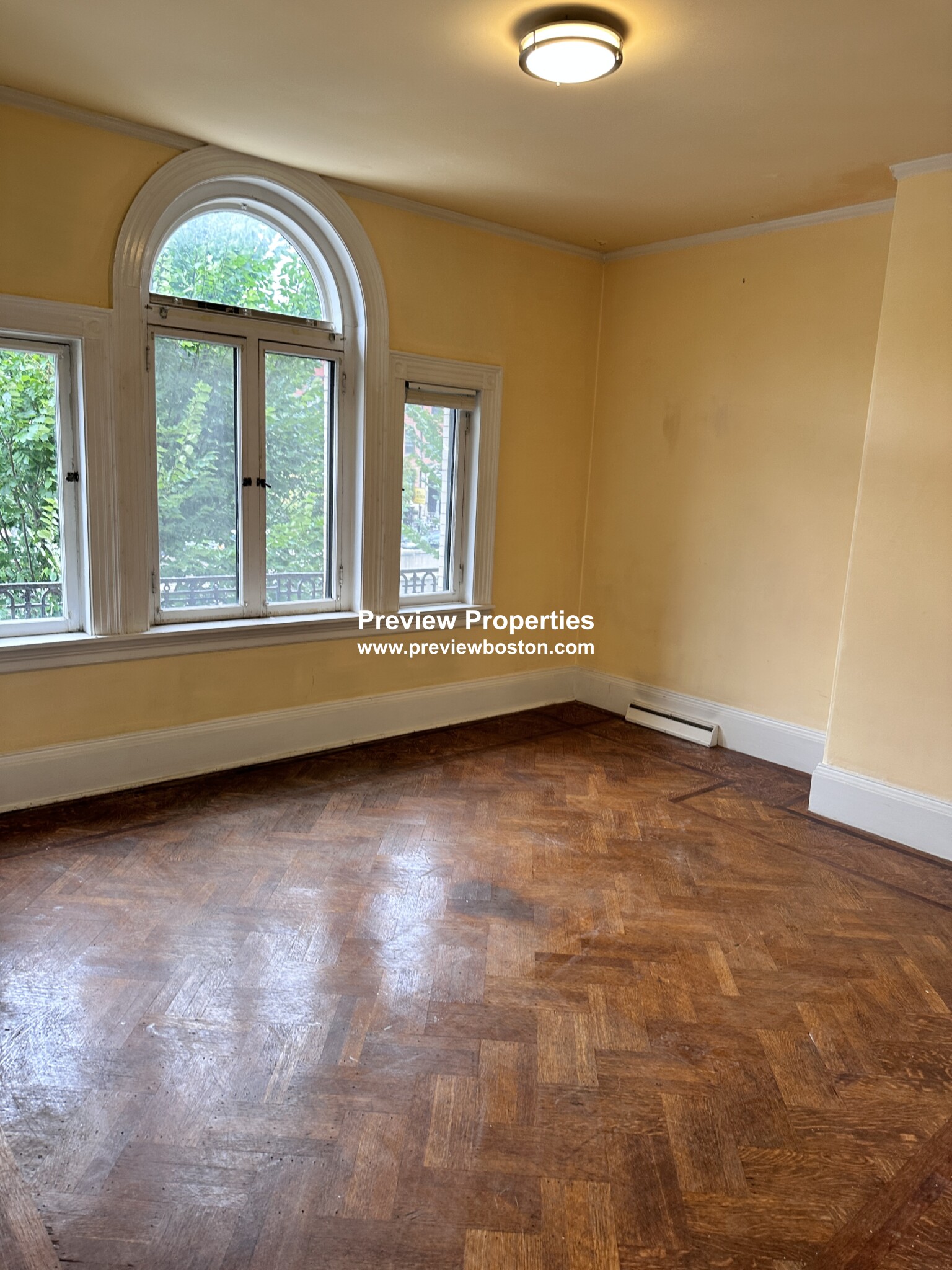 923 Beacon St, Fenway