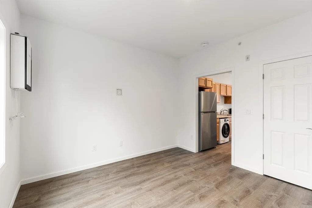 50 R Maplewood Ave, Gloucester