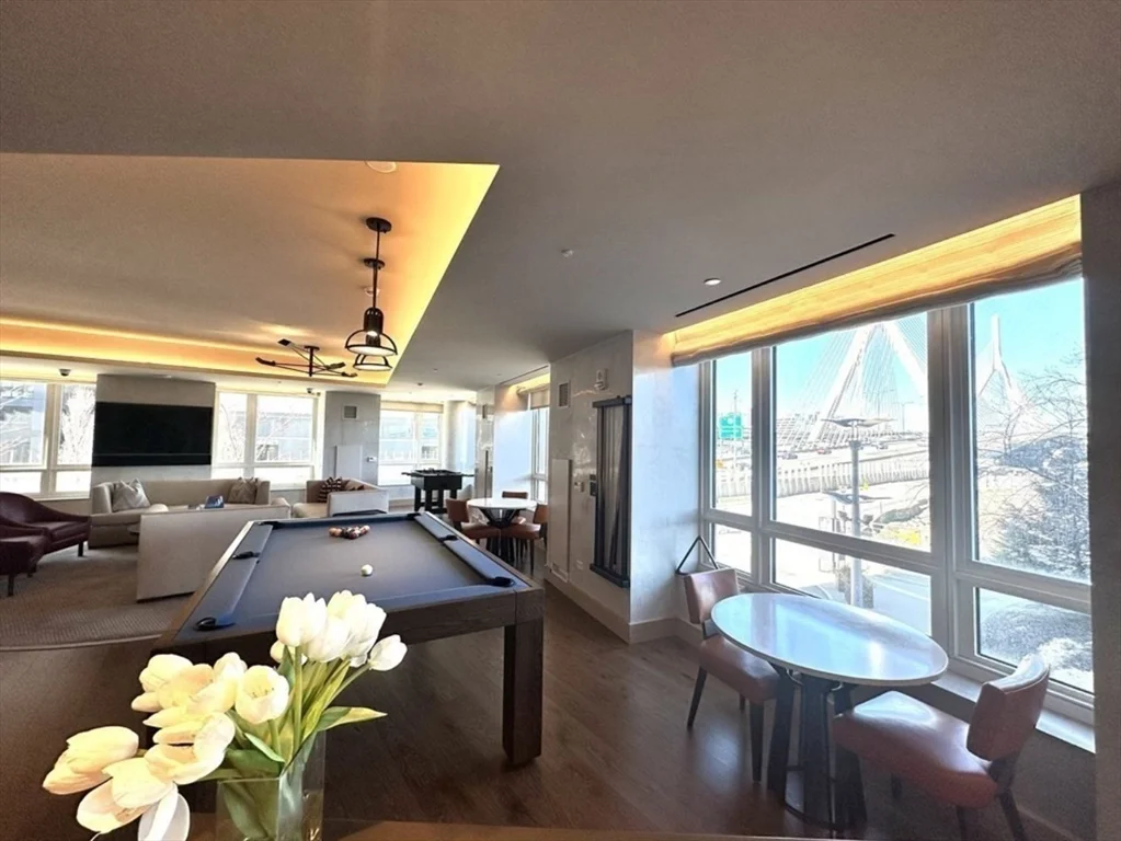 100 Lovejoy, West End