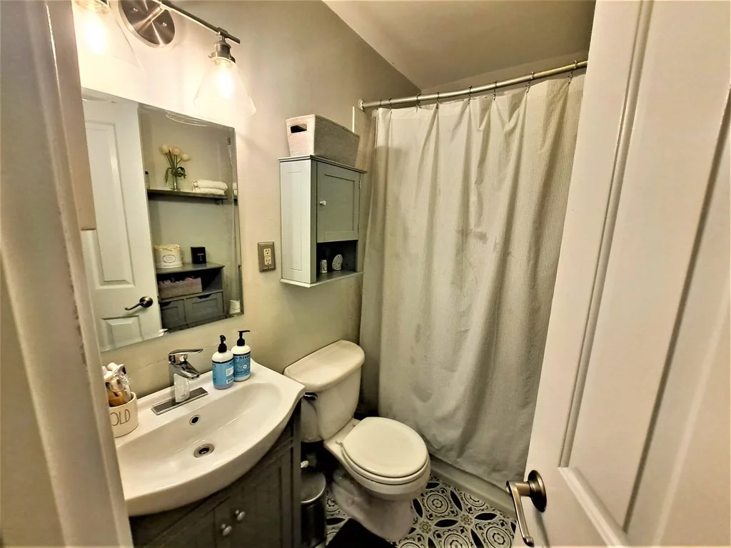 49 Cedar St, Roxbury