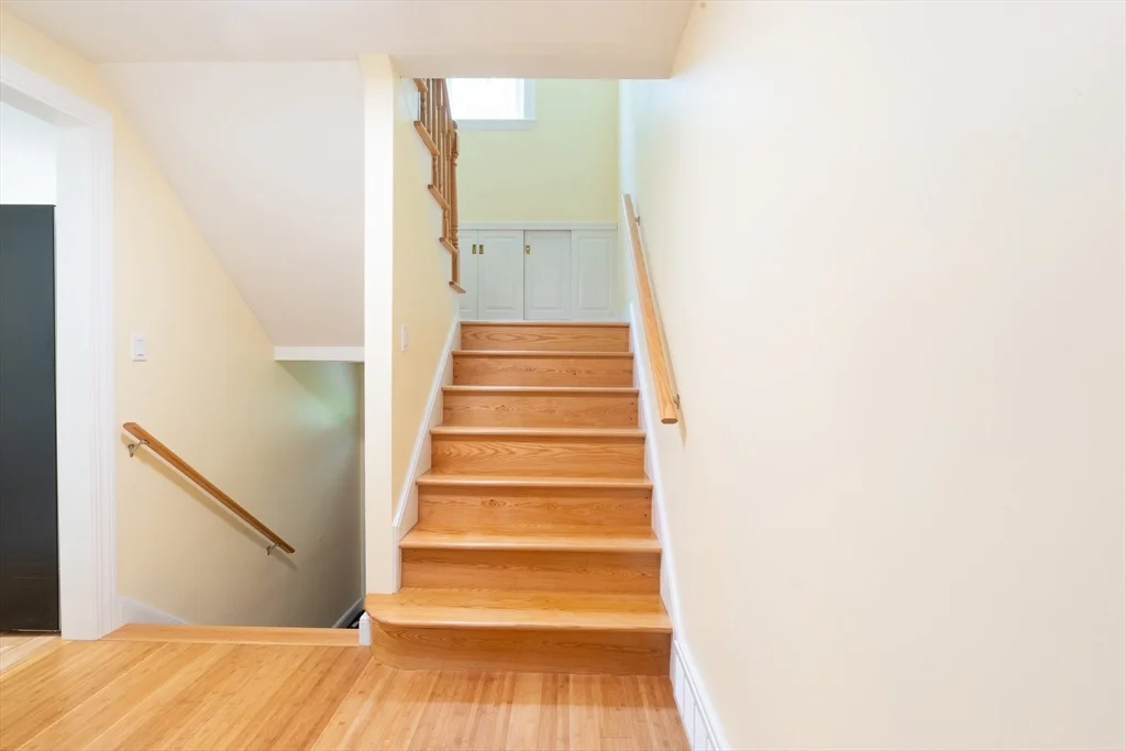 5 Fairview Rd, Canton