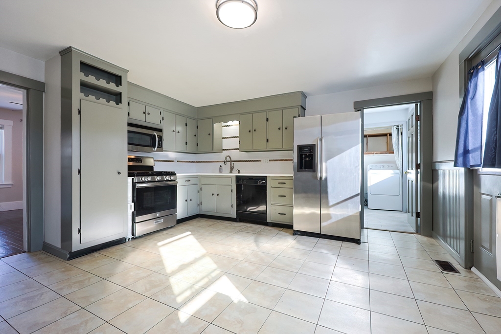 30 Lawrence St, Milford