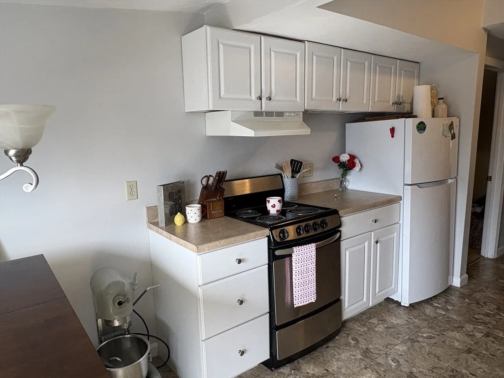 28 Peck St, Attleboro