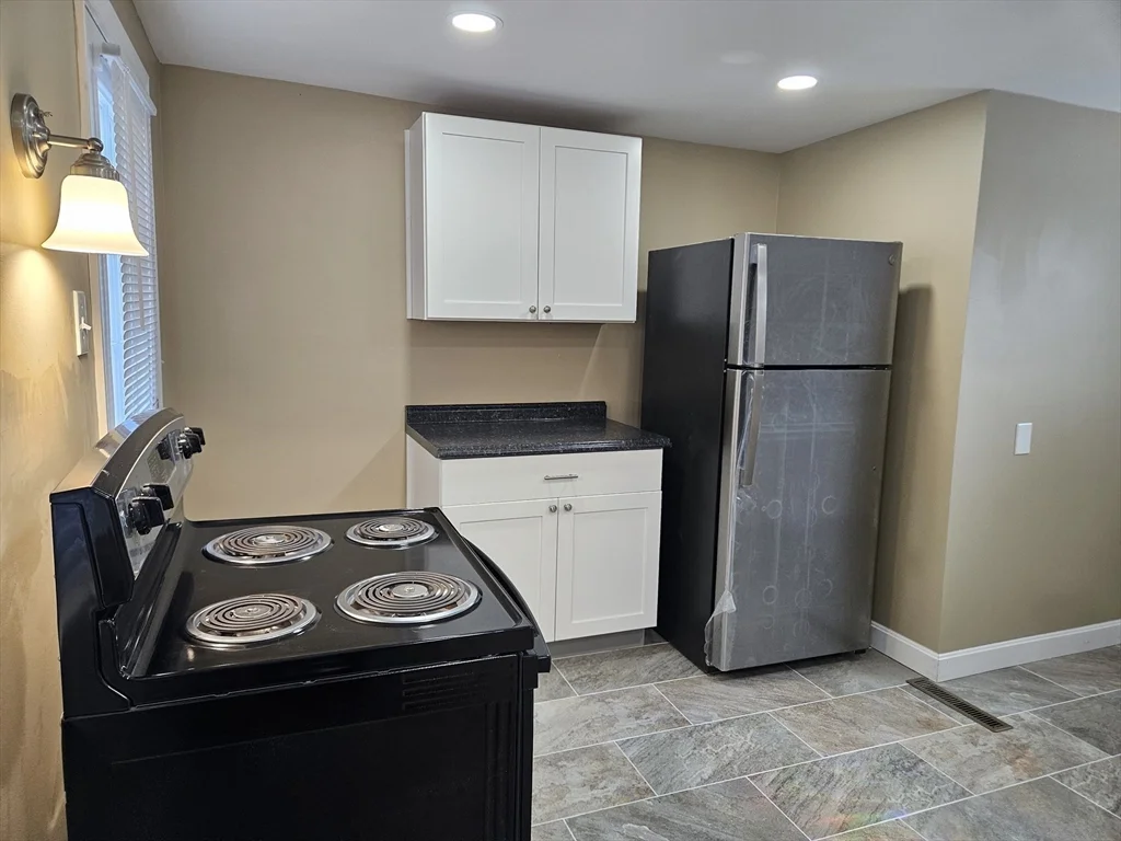 44 Chestnut St, Marlborough