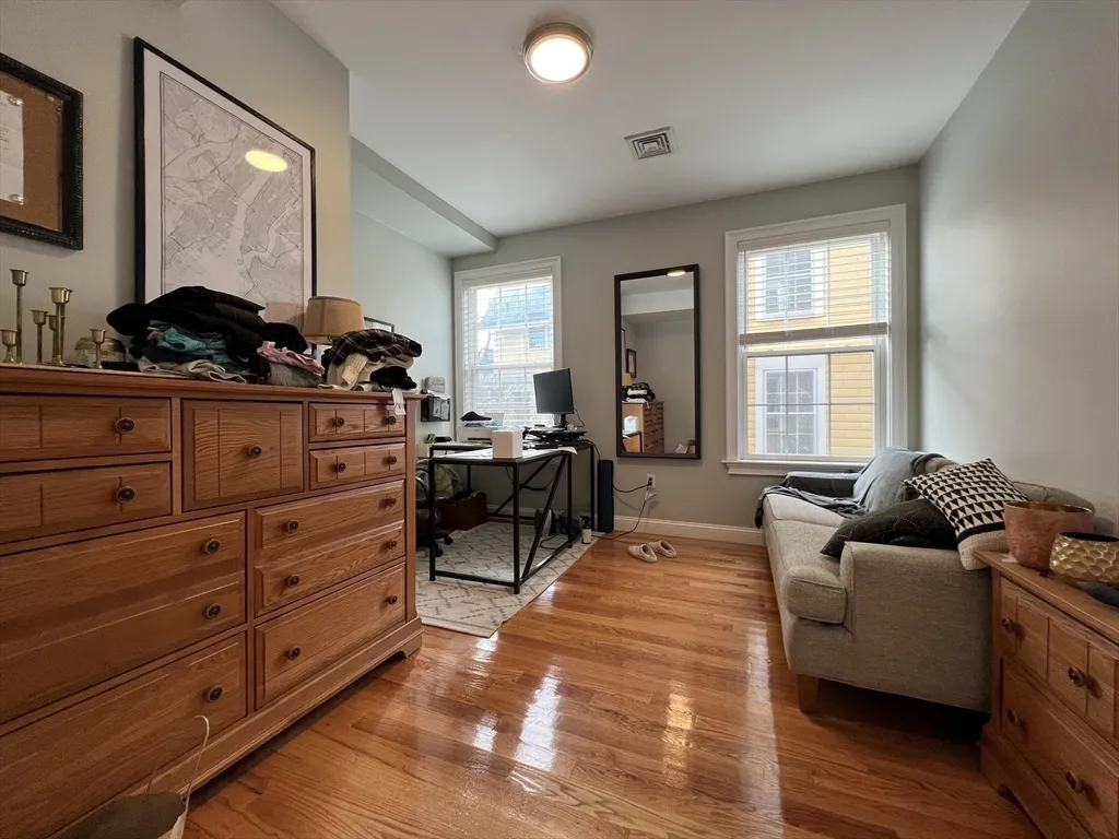 20 Kenton Rd, Jamaica Plain