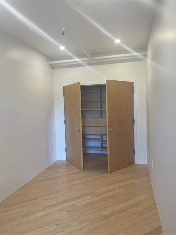 449-463 Washington, Midtown