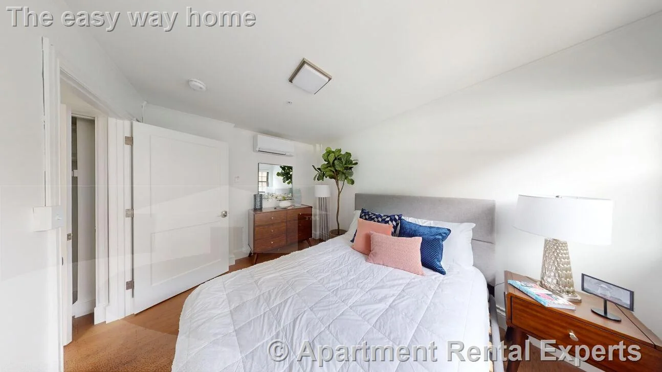 1200 Massachusetts Ave, Harvard Square