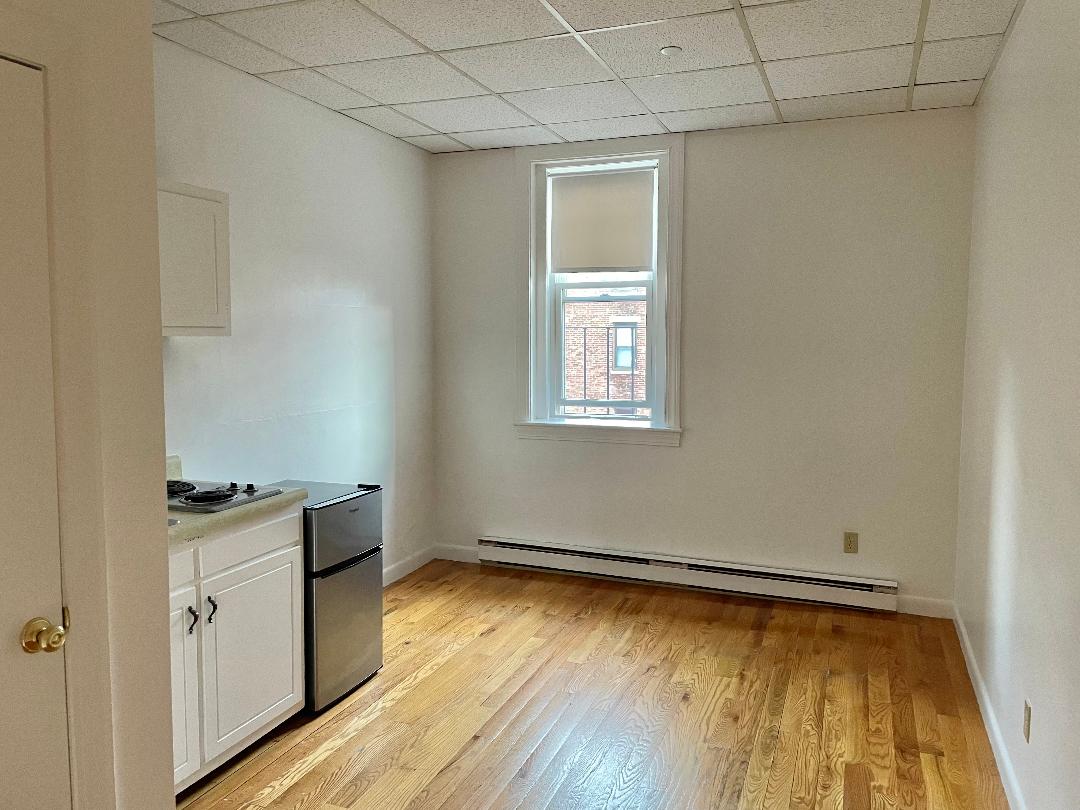 854 Beacon St, Fenway