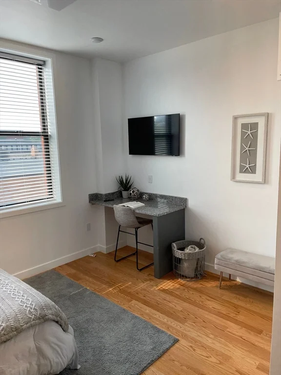 64 Market, Lynn