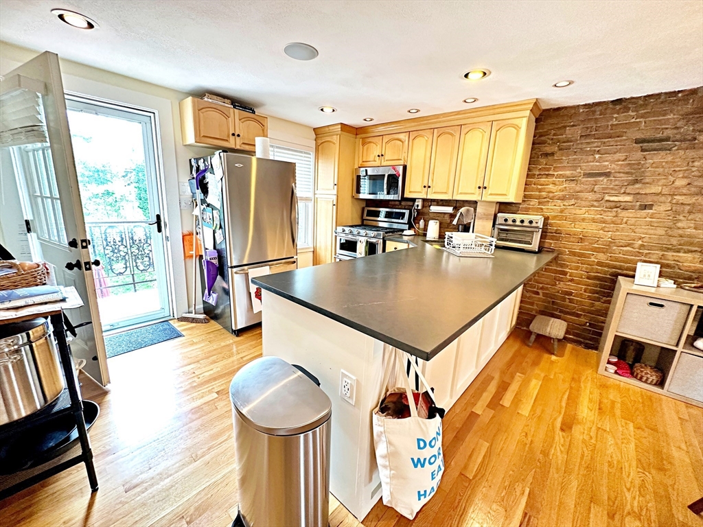 187 Everett St, East Boston