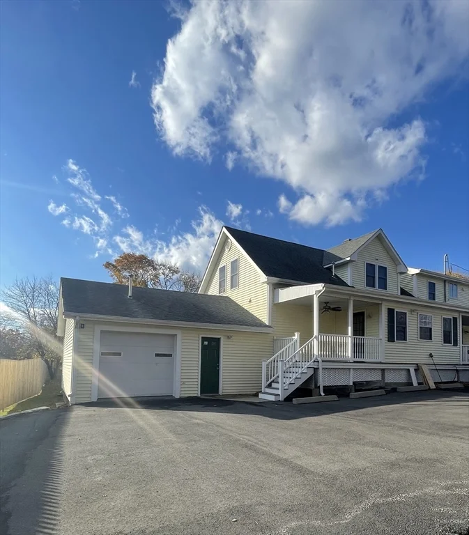515 Winthrop St, Rehoboth