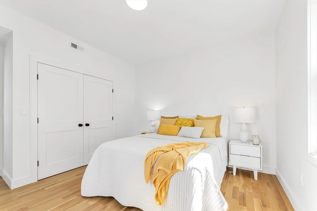 142 Birch St, Roslindale