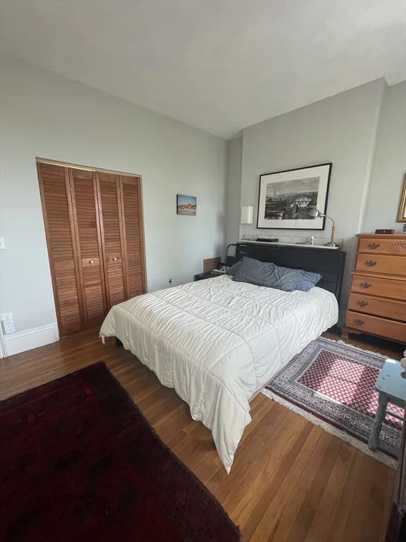 811 E Broadway, South Boston