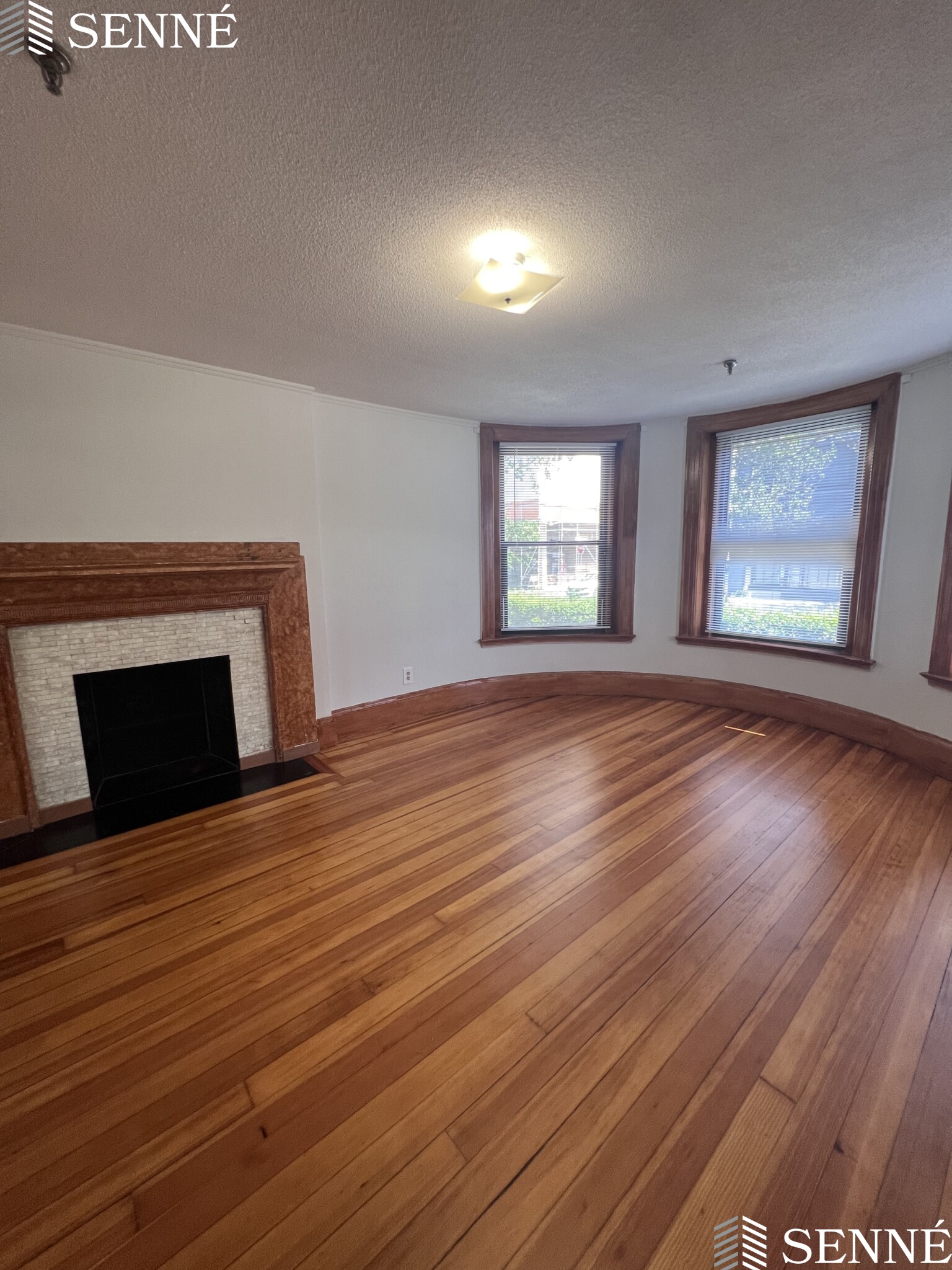 1010 Massachusetts Ave, Riverside