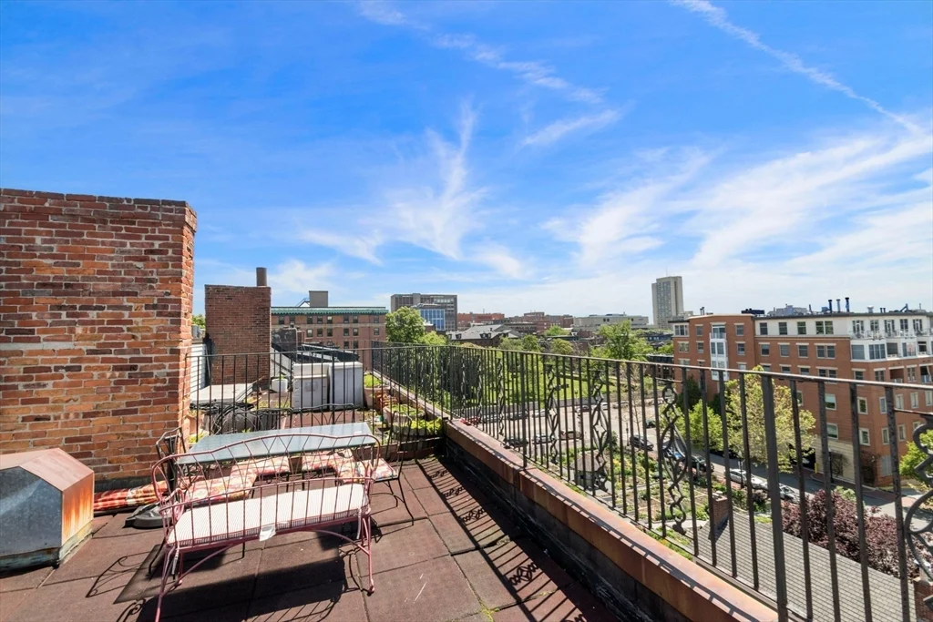 42 W Newton St, South End