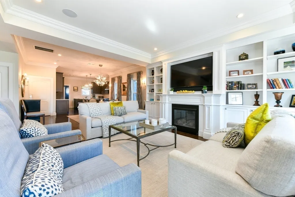 846 East Broadway, South Boston