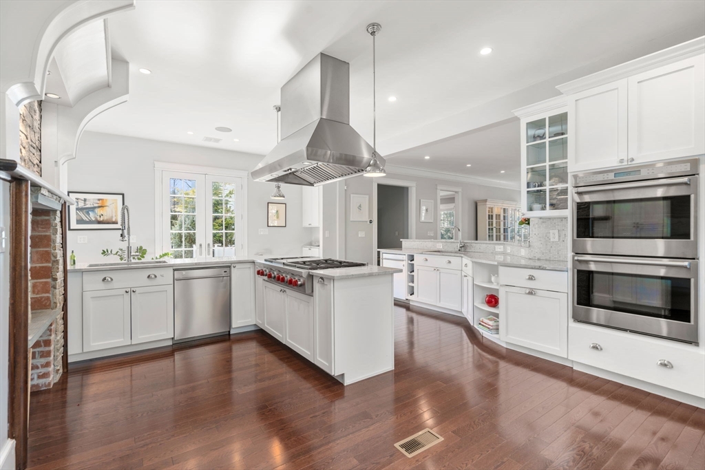 1 Edmunds Rd, Wellesley Hills