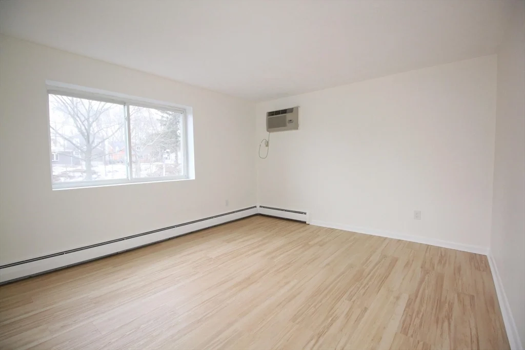 34 Hamilton Rd, Arlington