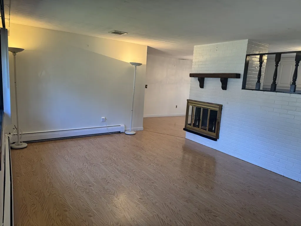 12 Reed Rd, West Peabody