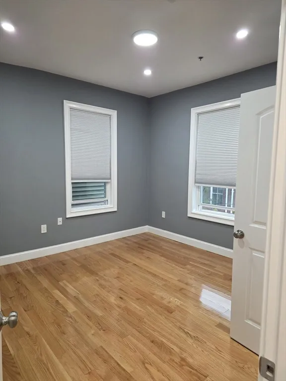 339 Cambridge St, East Cambridge