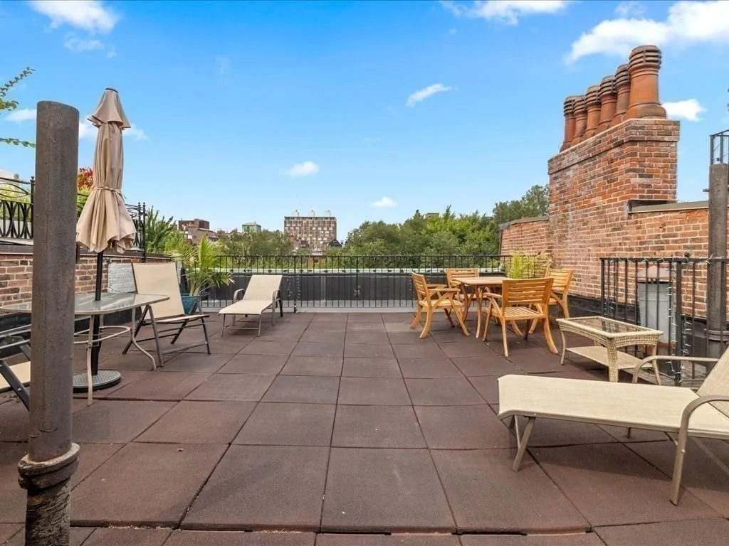 228 Commonwealth Ave, Back Bay