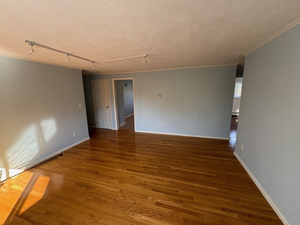 28 Bryon Rd, Chestnut Hill