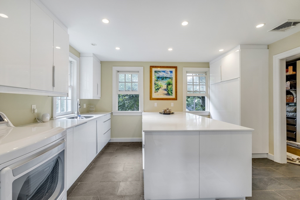 171 Marsh St, Belmont