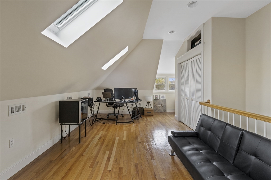 9-11 Clifford St, Hyde Park