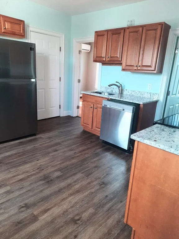 442 Washington St, Whitman