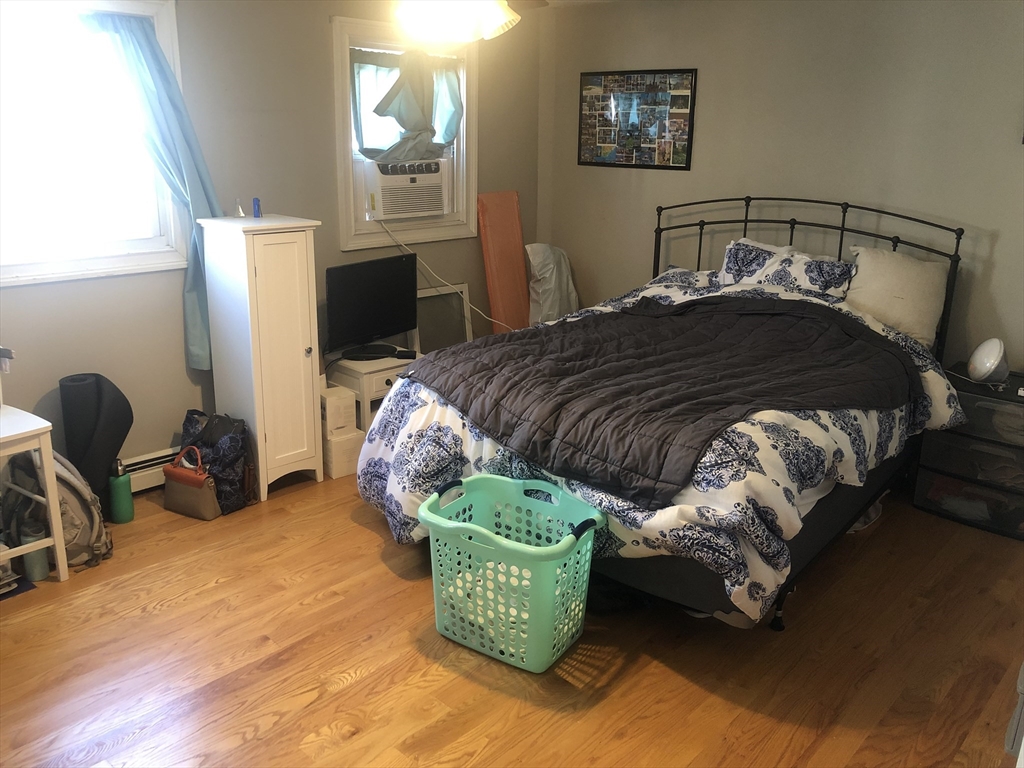 219 Bolton St, South Boston