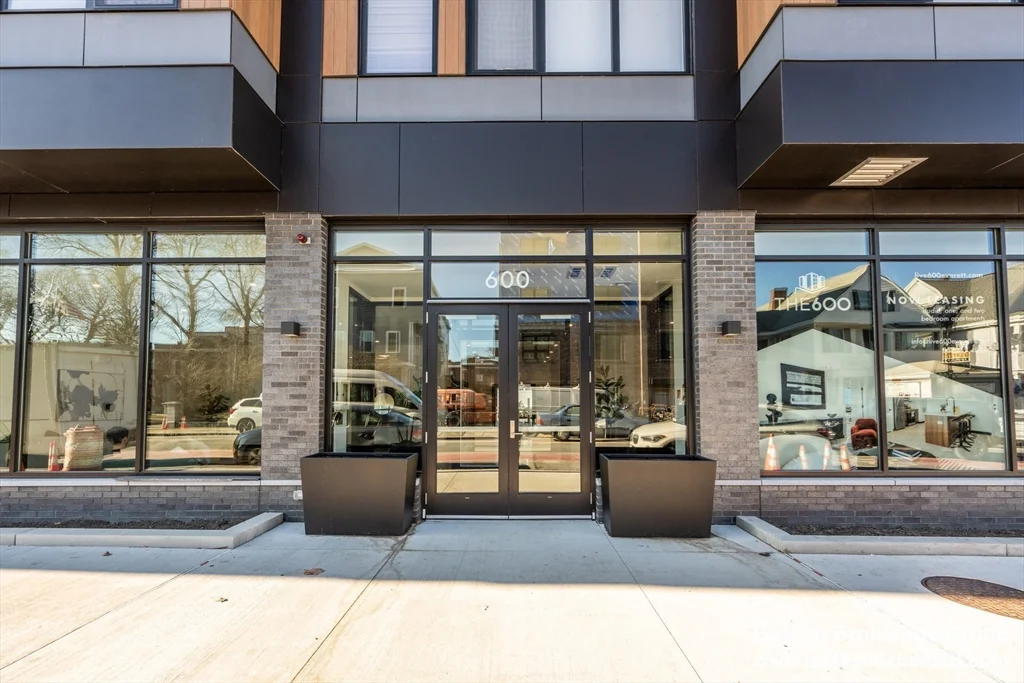 600 Broadway, South Boston