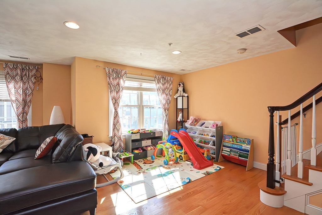 1 Olson St, Wilmington