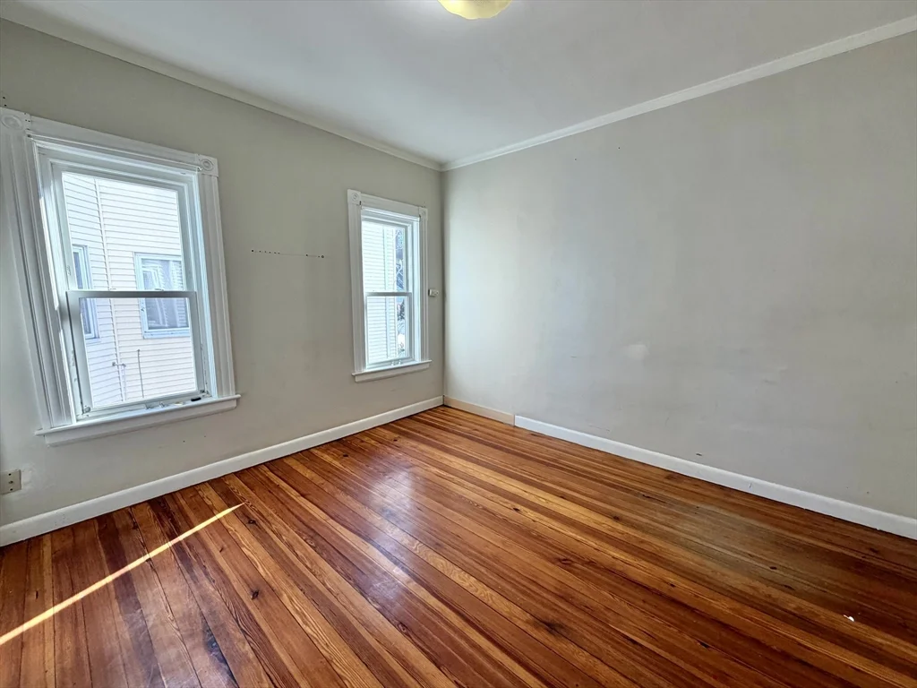 21 Oakland Ave, Everett