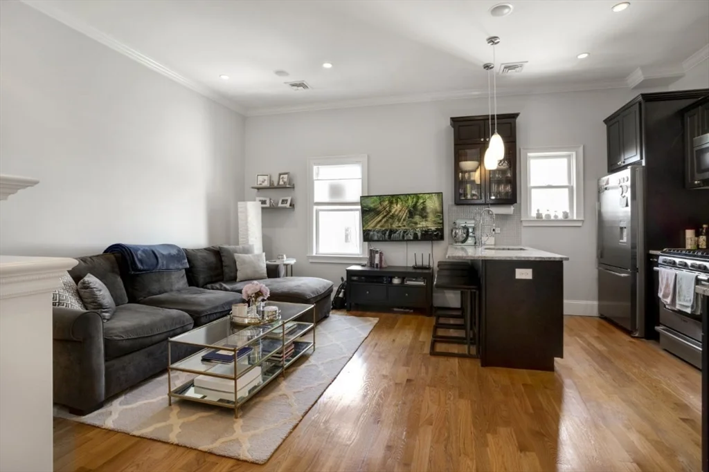 23 Woodward St, South Boston