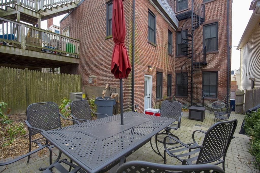 8 Gates St, South Boston