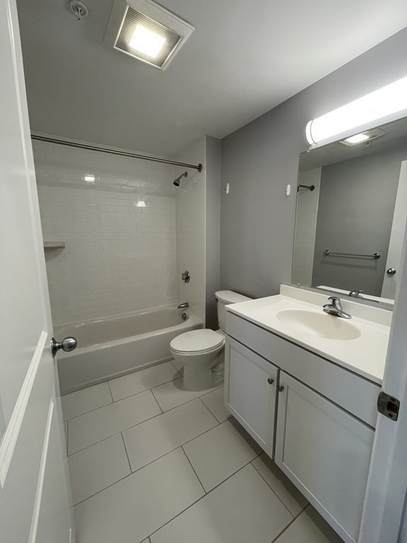 15 Guild St, Roxbury